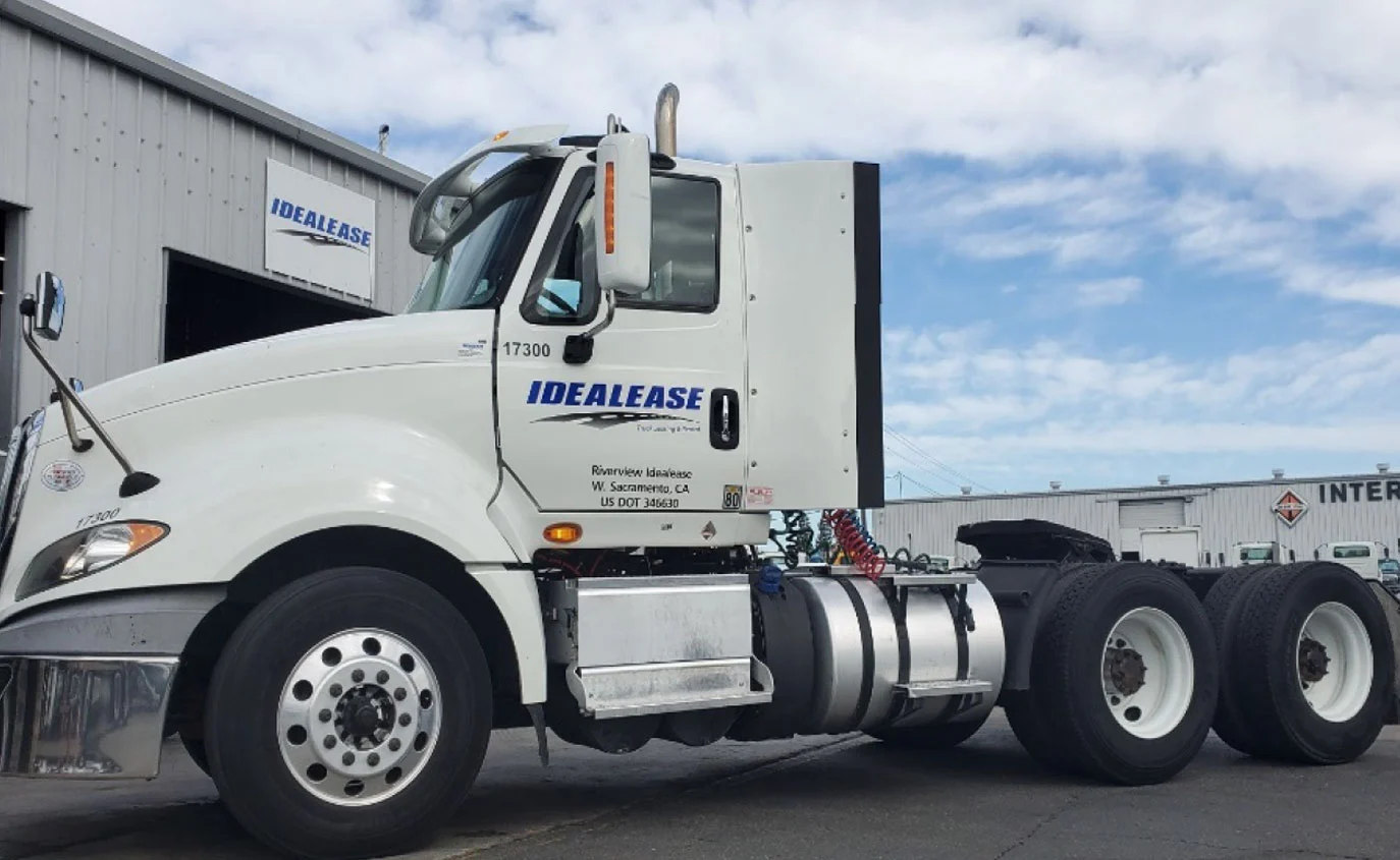 Tandem Axle Day Cab with Wet Kit